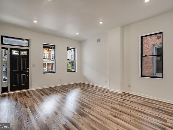 3rd image of 111 W Sharpnack St