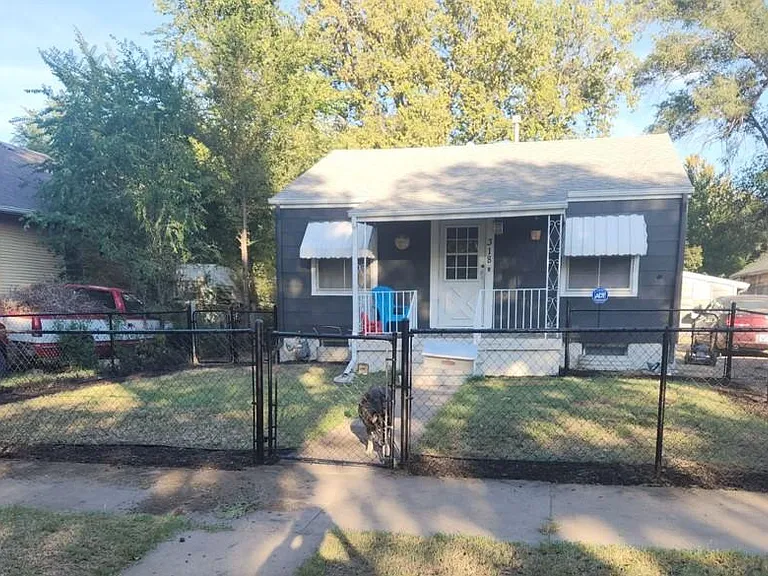 318 N Penn Ave — Photo 8