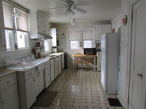 2nd image of 3 Sunset Ave