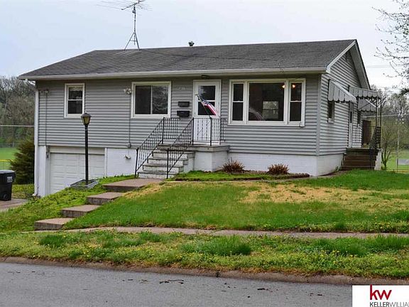 3rd image of 401 4th Ave