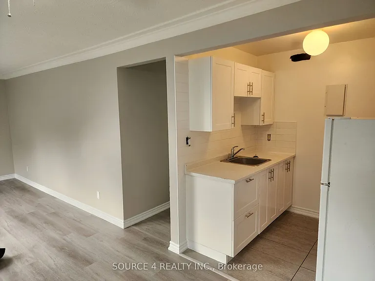 122 5th St #8 — Photo 12