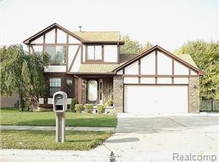 51801 N Adele Cir, Chesterfield, MI