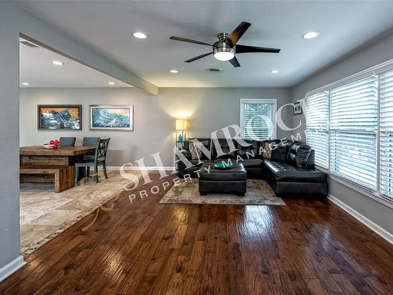 2216 Lake Ridge Cir — Photo 6
