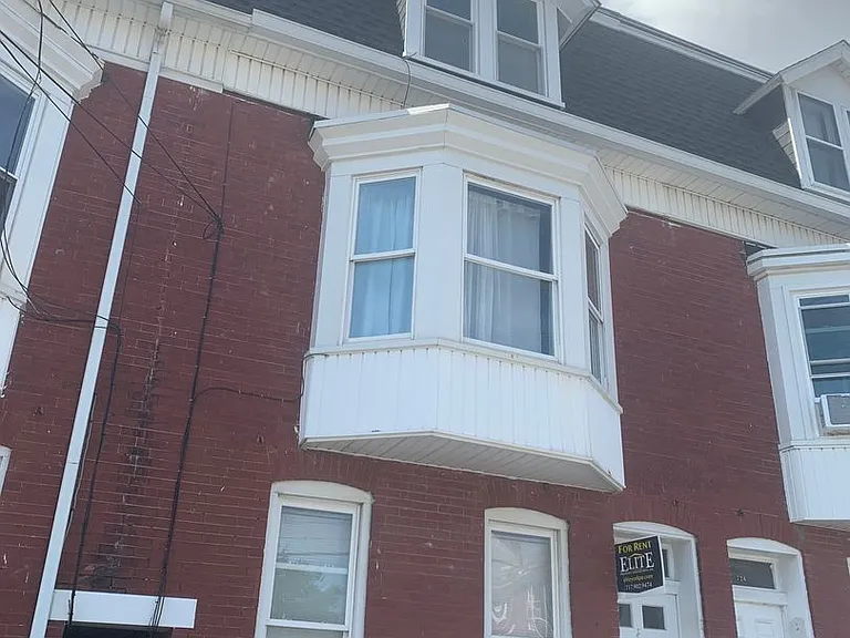 728 S Pershing Ave #3 — Photo 1