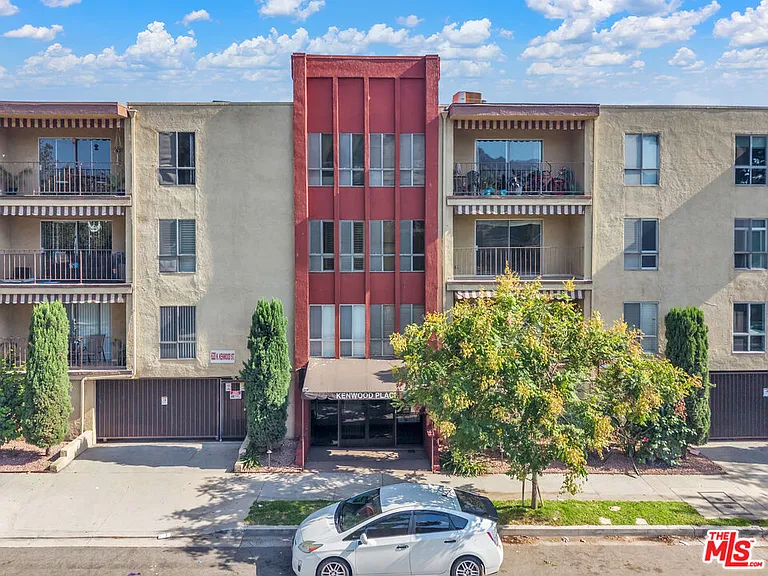 620 N Kenwood St #209 — Photo 33