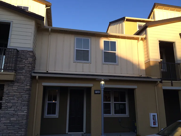 720 Fernleaf Dr — Photo 2