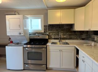 14 Main St S #1, New London, MN 56273