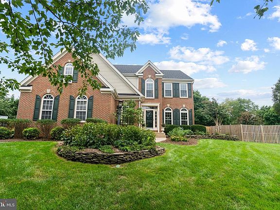 4th image of 44341 Lord Fairfax Pl