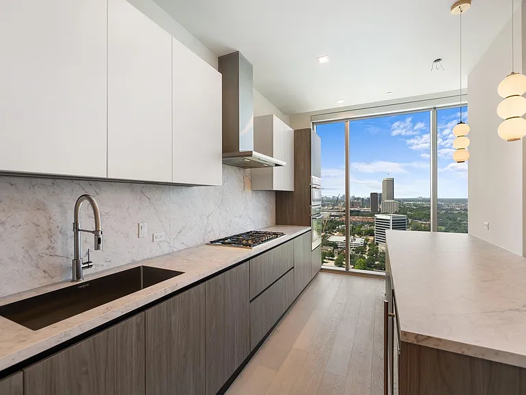 1711 Allen Pkwy #2202 — Photo 8