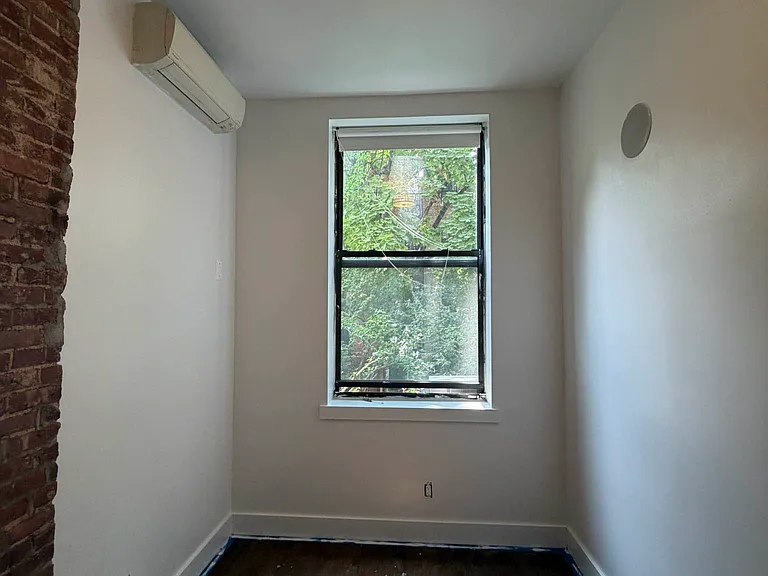 160 W 130th St #2R — Photo 2