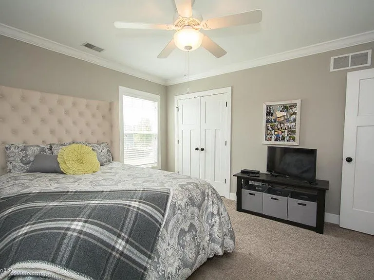 1704 Coral Ct — Photo 37