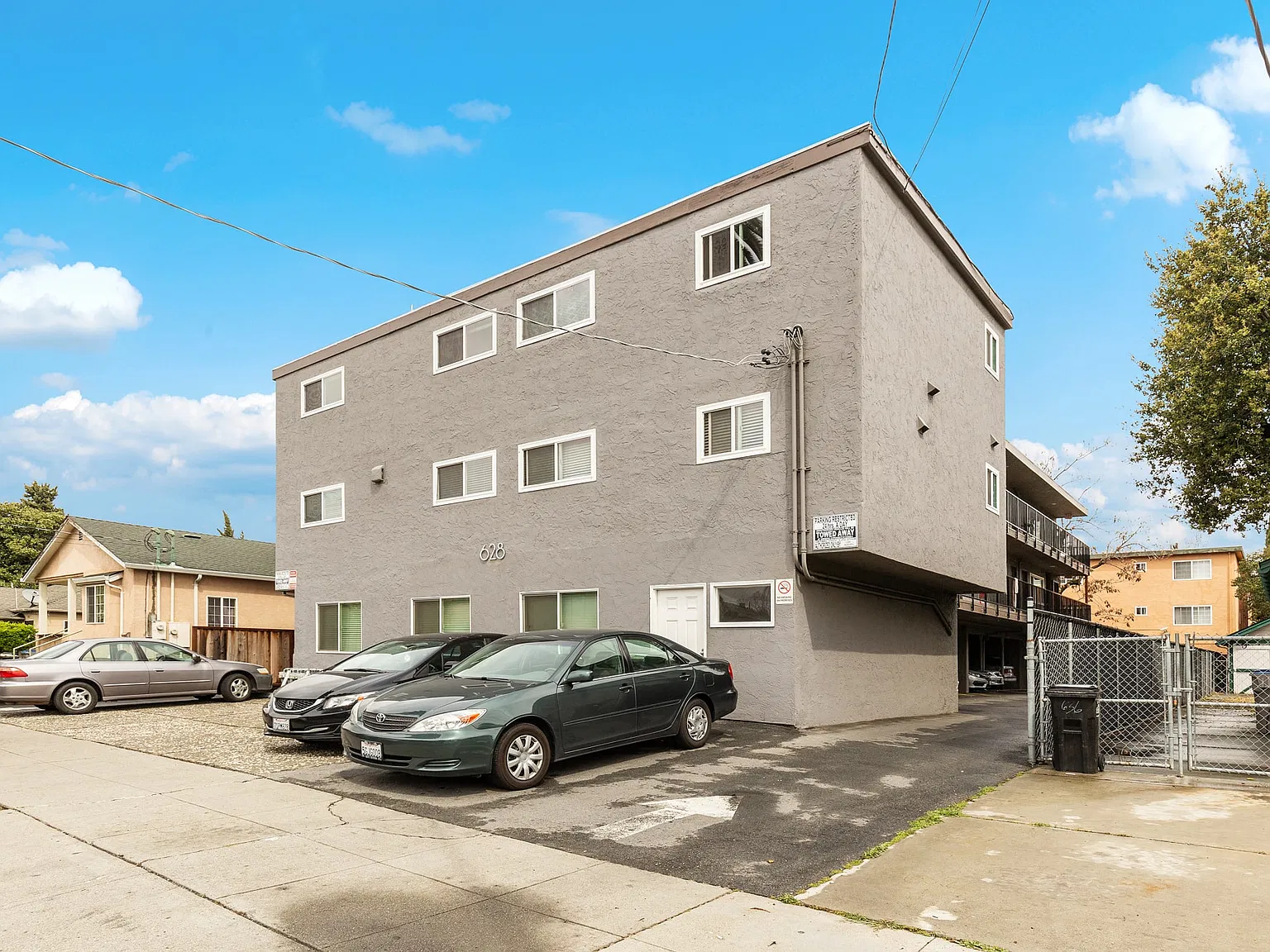 2 bed, 650 sqft, $2,400 — Photo 1