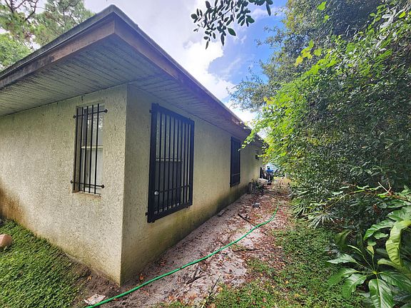 3rd image of 3505 L Avenue