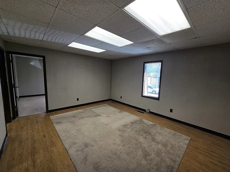 2327 Falls Ave #4 — Photo 3