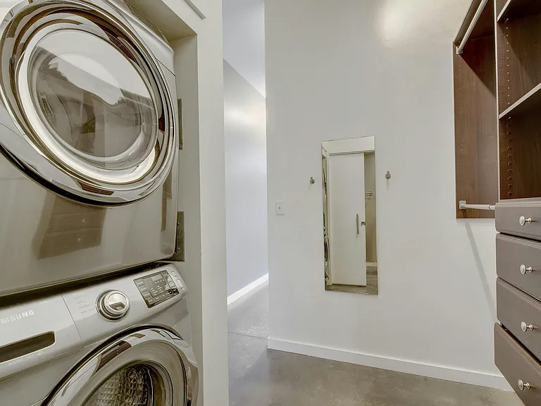 2124 E 6th St #202 — Photo 19