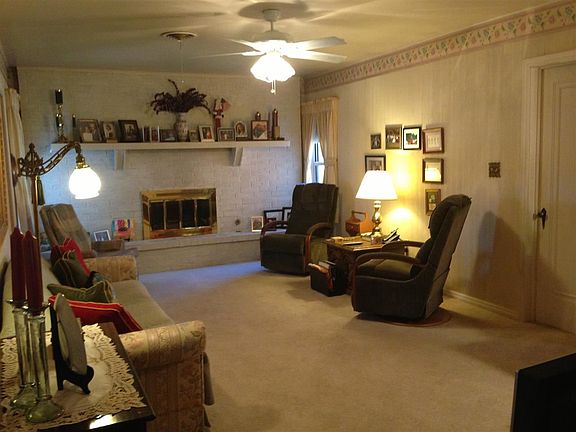 3rd image of 1722 NW Maple Ave