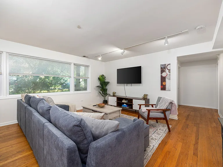 1600 Monroe St #2E — Photo 2