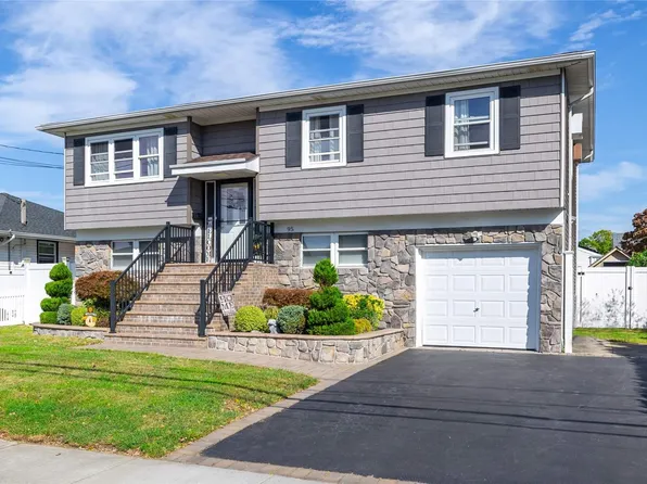 95 Michel Avenue, Farmingdale, NY 11735