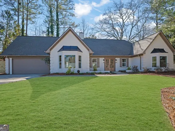 2552 Hollycreek Dr NE, Marietta, GA 30062