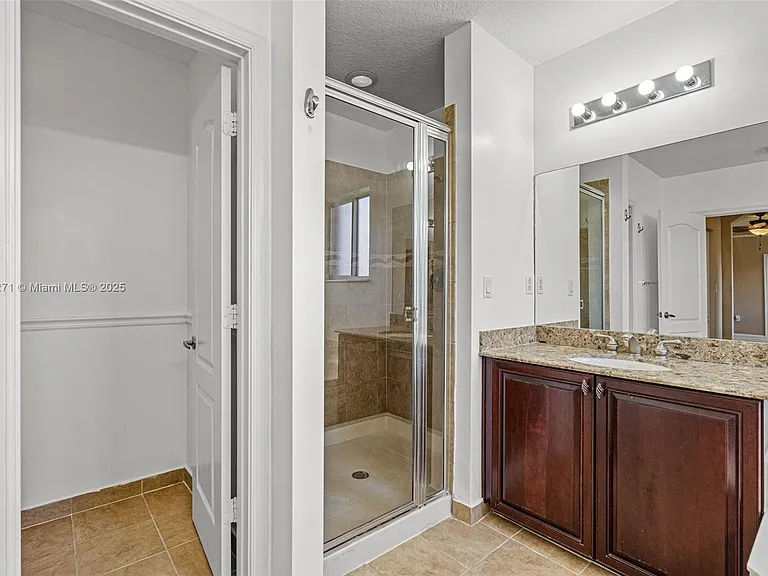 20530 NW 12th Ct — Photo 21