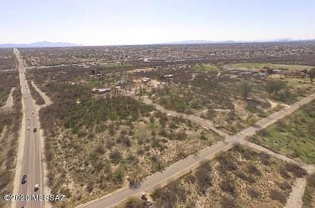2nd image of 1708 N Mariposa Woods Pl