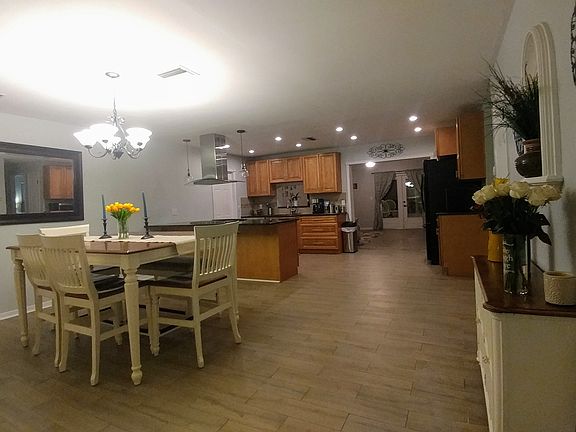 4th image of 1810 Forest Dr