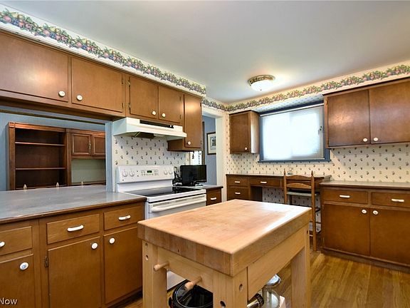 5th image of 8033 Music St