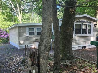146 Buckhead Park Cir, Greentown, PA 18426
