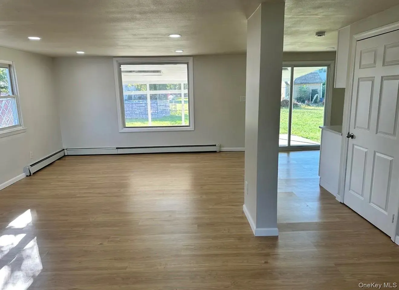 2 bed, 2.0 bath, 2196 sqft, $3,000 — Photo 3