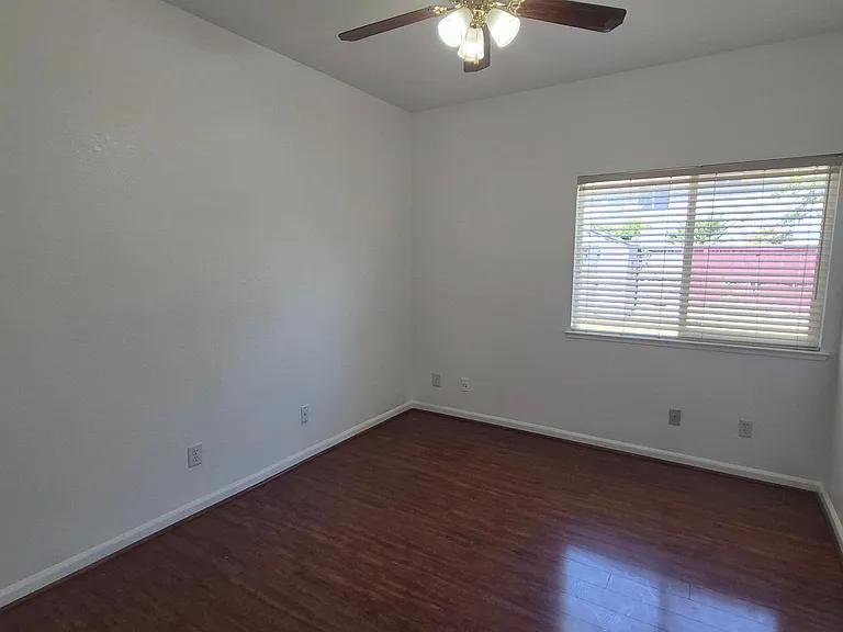 170 Bombay Cir — Photo 13