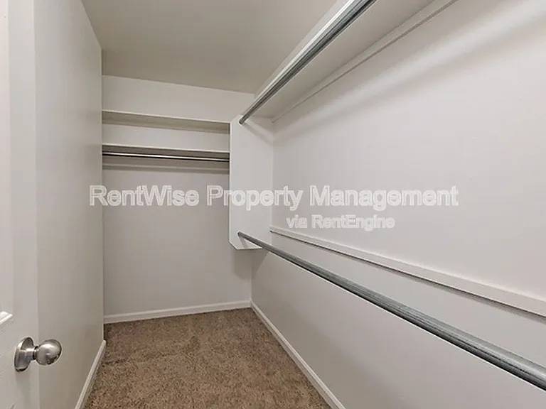 575 W Elias St — Photo 6