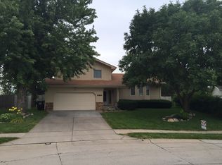 1213 Buckboard Blvd, Papillion, NE 68046