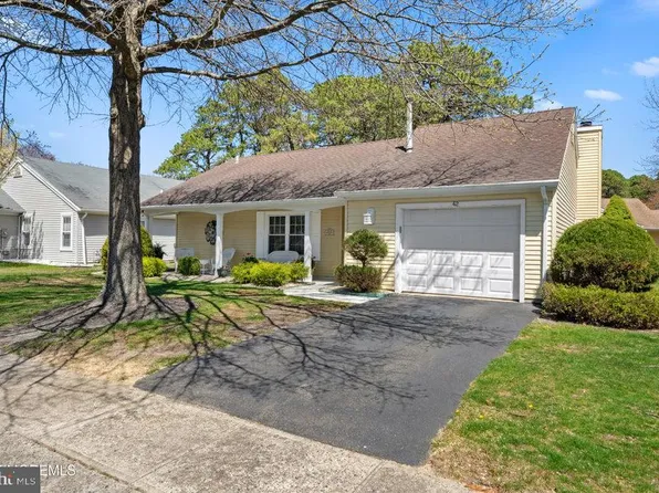 42 Canterbury Dr, Forked River, NJ 08731
