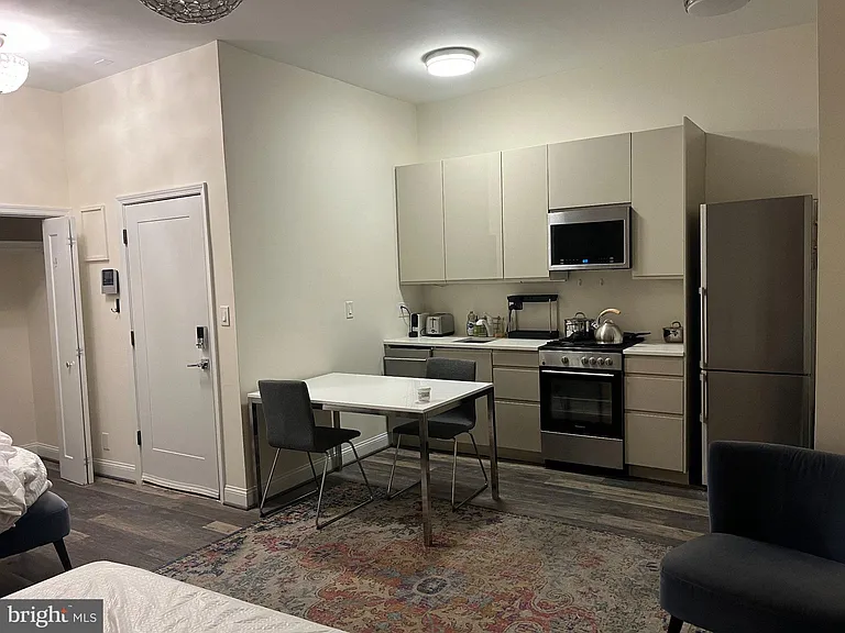 3003 P St NW — Photo 1