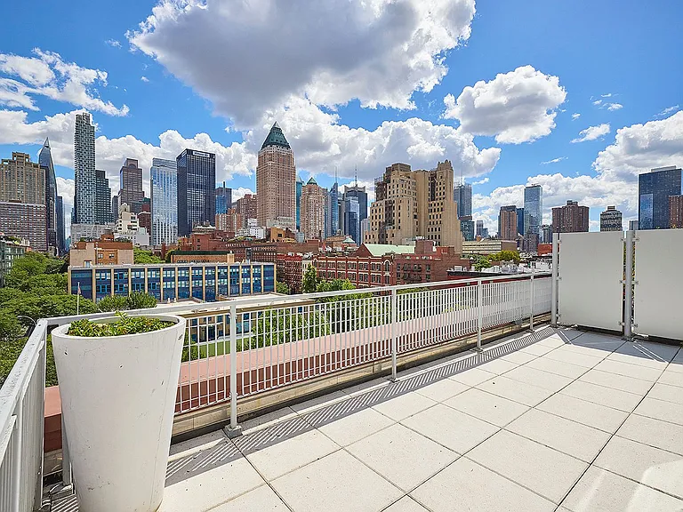 500 W 53rd St #6A — Photo 15