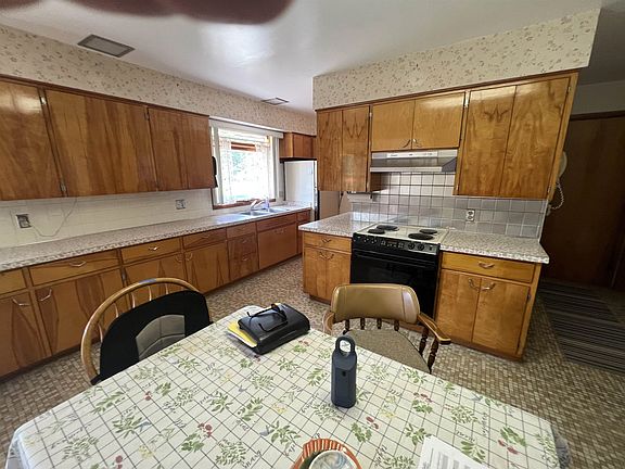 3rd image of 2504 Parsons Ct