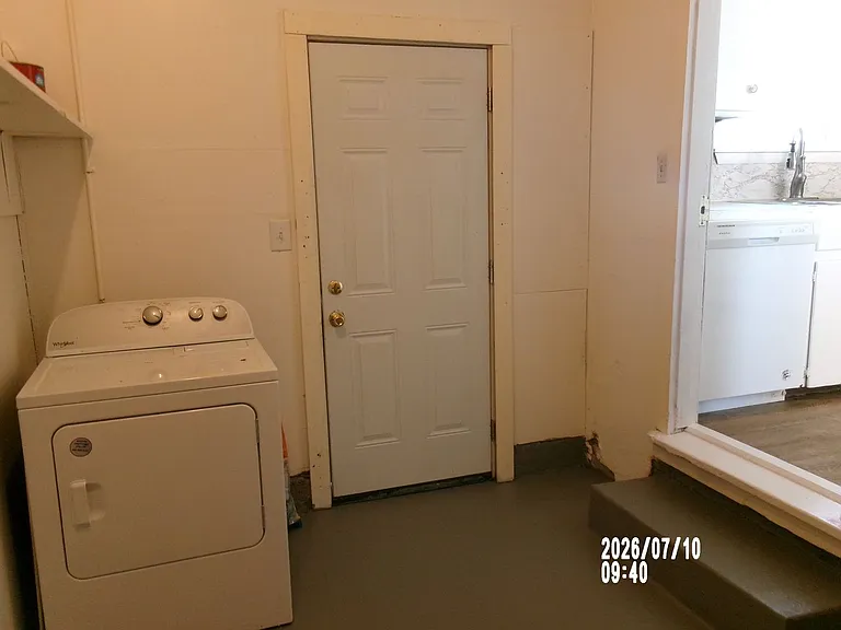 1024 SW 42nd St — Photo 5