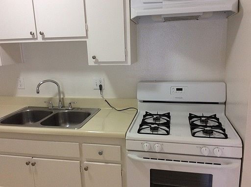 3rd image of 5747 Laurel Canyon Blvd APT 44