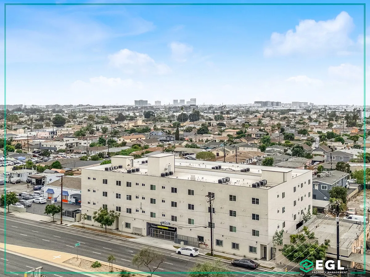 Building Photo - 10505 Hawthorne