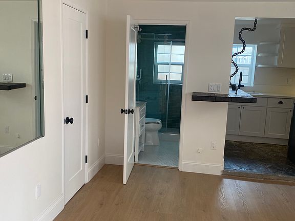 5th image of 2410 Palm Dr #C