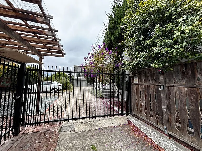 1642 Russell St #C — Photo 15