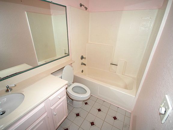 5th image of 39382 Oak Cliff Dr
