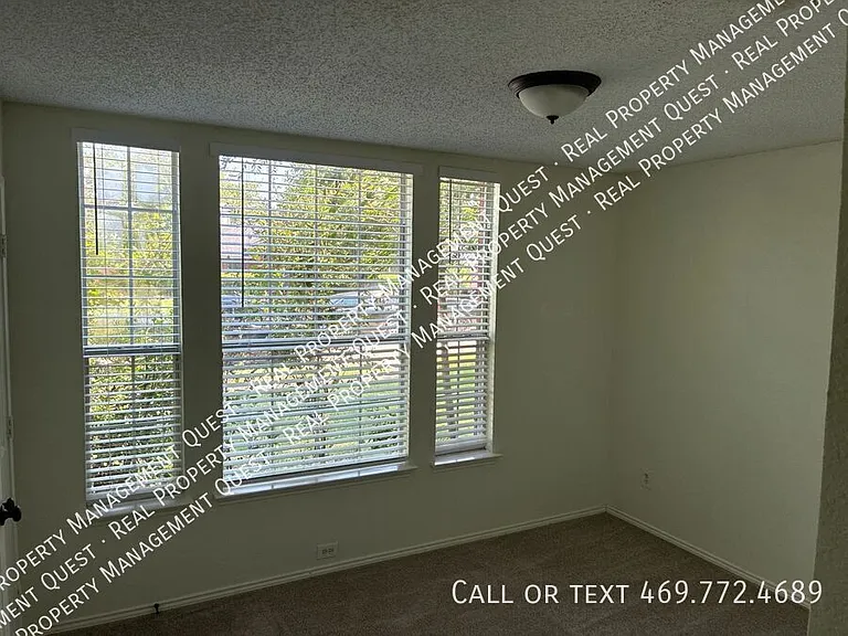 802 Nafus St — Photo 10