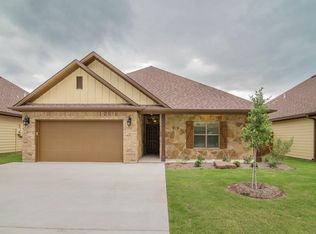 3107 Papa Bear Dr, College Station, TX 77845