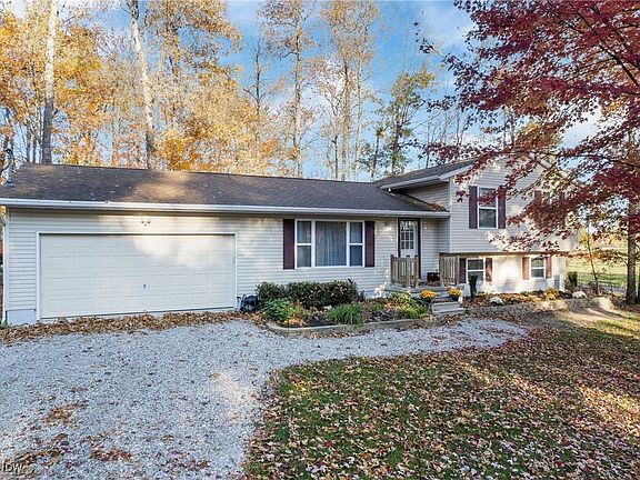 3rd image of 2070 Cinnamon Dr