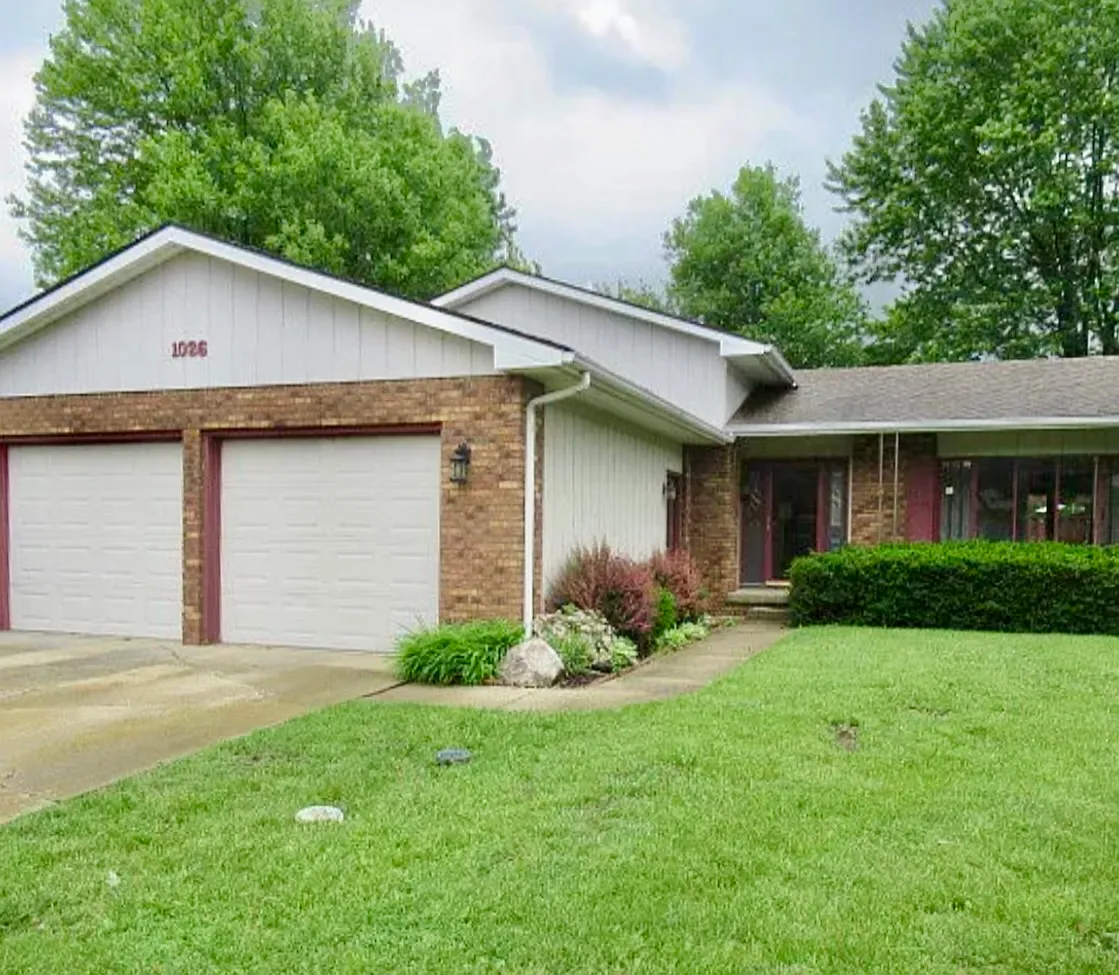 1026 Illinois Drive - 1 — Photo 1