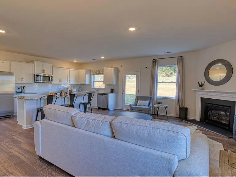 161 Long Meadow Ln — Photo 4