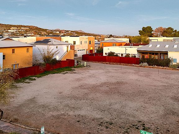 3rd image of 894 W Calle De Los Higos #48