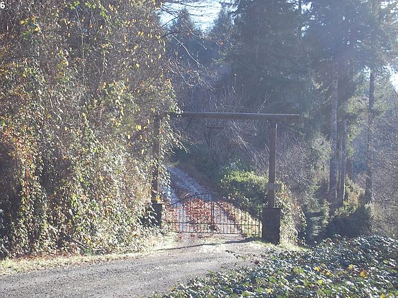 4th image of 7470 Maple Creek Rd