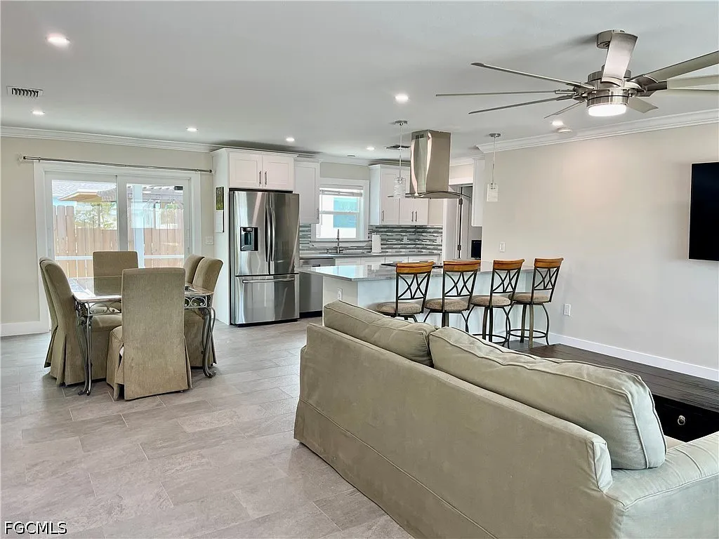 2 bed, 2.0 bath, 1147 sqft, $2,500 — Photo 2